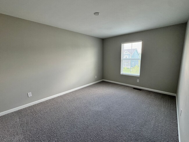 Building Photo - 3238 Creekridge Ct