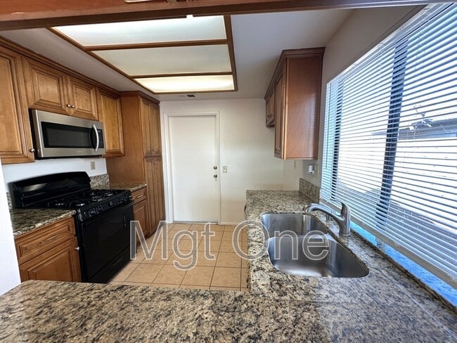 Building Photo - 14690 Agave St