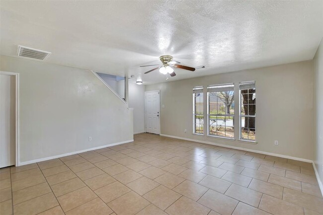 Building Photo - 1811 Adobe Falls Dr