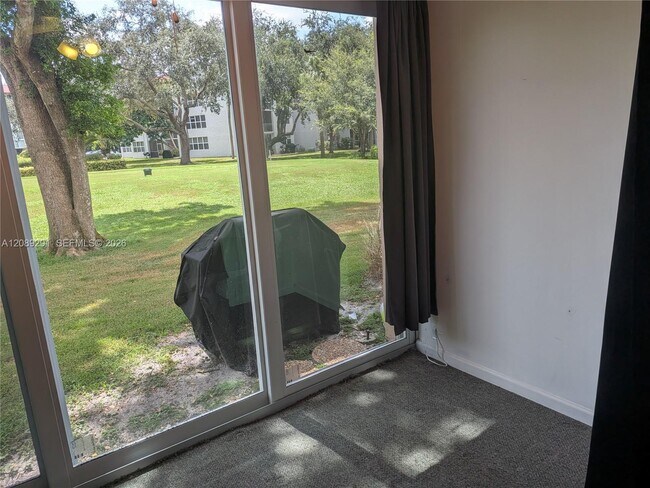 Building Photo - 9471 Evergreen Pl