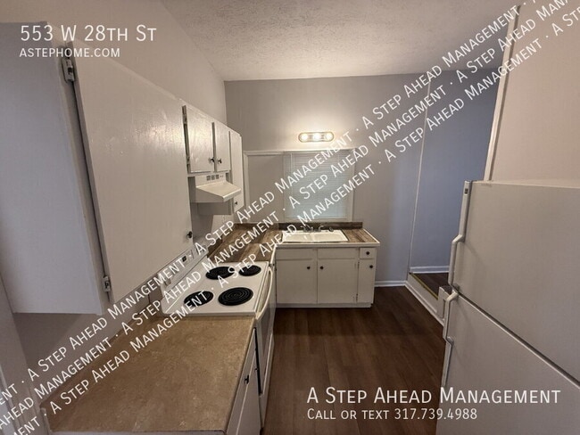 Building Photo - 553 W 28th St