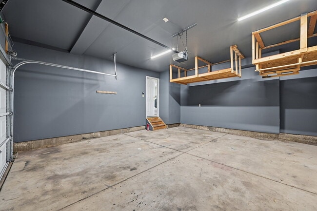 Building Photo - $2,620.95 with $300 off the first month's rent, 5 Beds - 3.5 Bath, Single Family Home in Colorado...