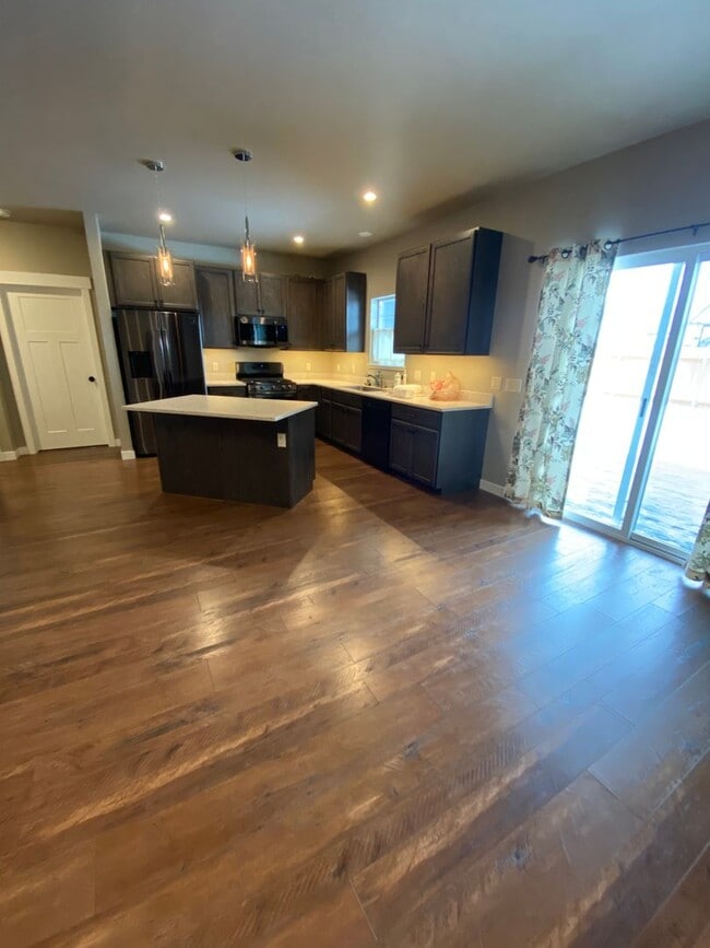 Building Photo - Newer Home - 3 Bedroom - 2 Bath - Corvallis