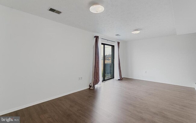 Building Photo - 21 Holland Hill Ct