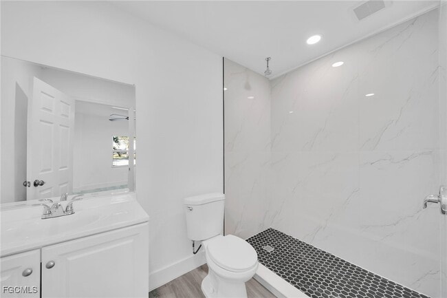 Building Photo - 128 Eucalyptus Ct