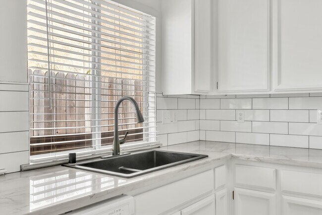 Building Photo - 9332 Caulfield Dr