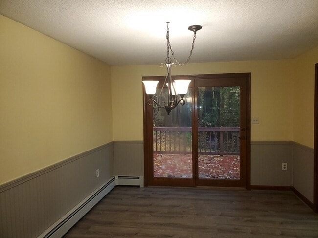 Building Photo - Athol Single Family