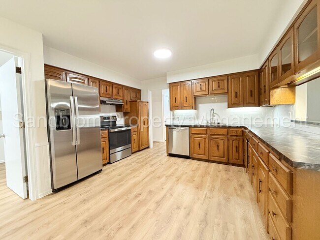 Building Photo - For Lease | South Tulsa Duplex | Available Now!