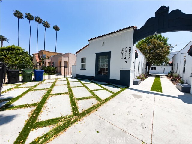 Building Photo - 2814 S Mansfield Ave