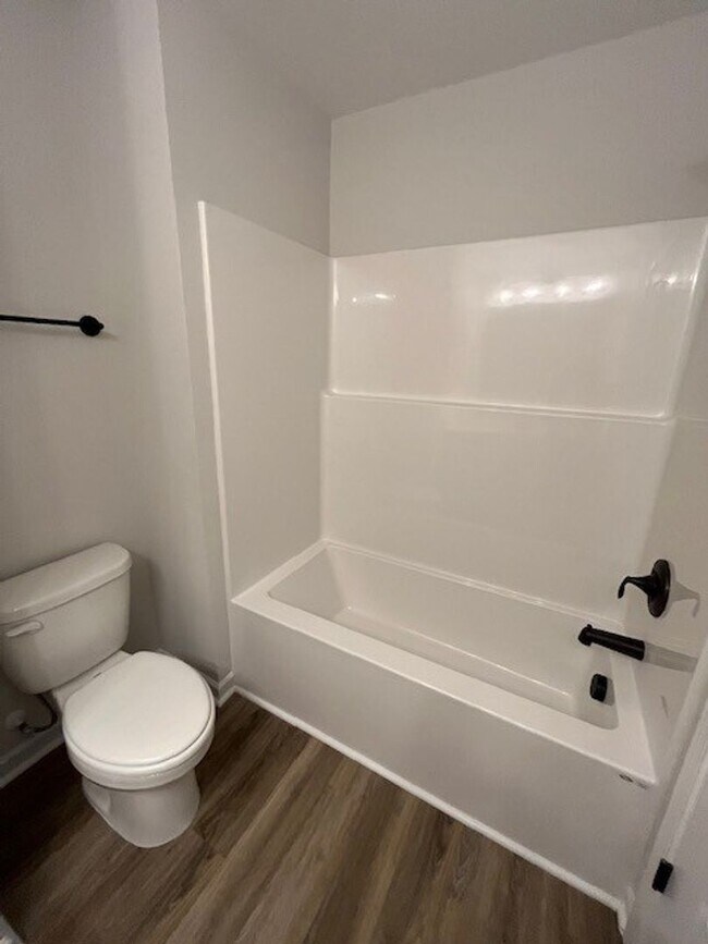 Building Photo - Brand New 3 bedroom 2.5 bath townhome in Leland area