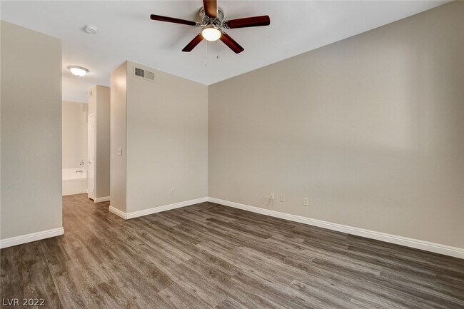 Building Photo - 5650 E Sahara Ave