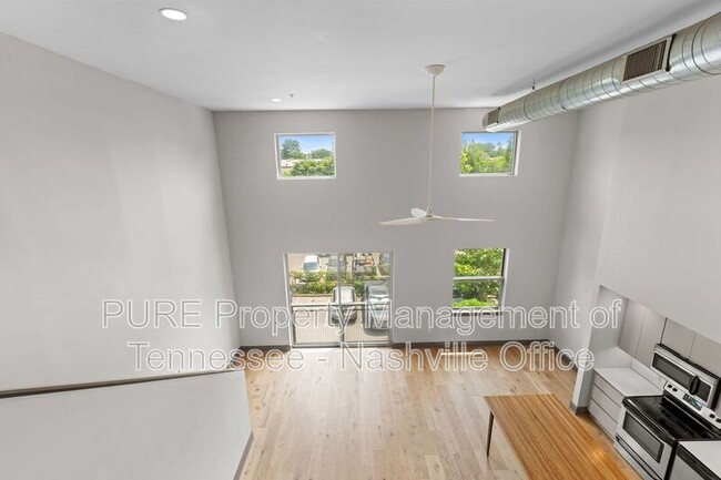 Building Photo - 1260 Martin St