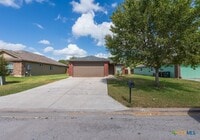 Building Photo - 132 Talon Dr