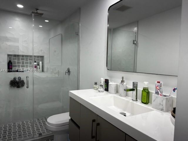Building Photo - 5401 Collins Ave