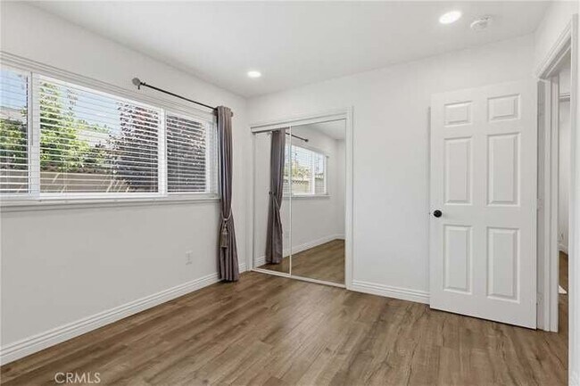 Building Photo - 14611 Ermita Ave
