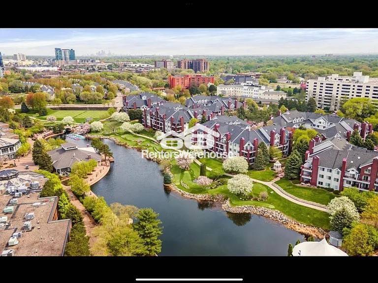 Building Photo - 7614 York Ave S