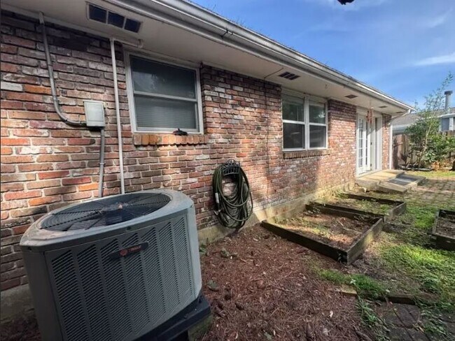 Building Photo - 4901 Purdue Dr