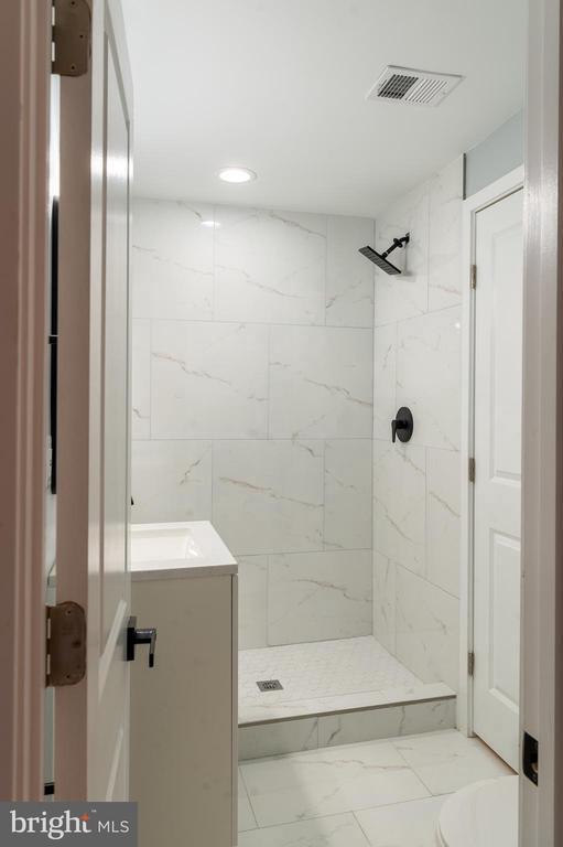 Building Photo - 706 Longfellow St NW