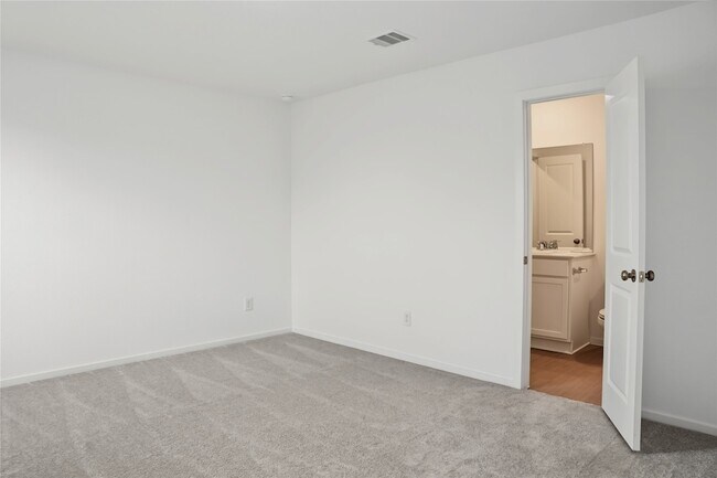 Building Photo - 16819 Spotted Oak Dr