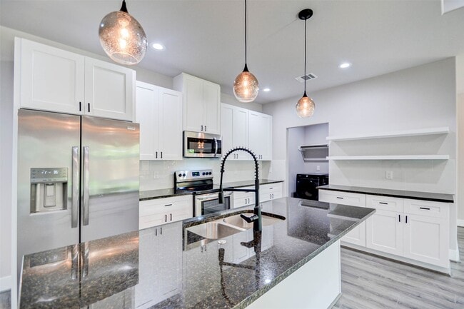 Building Photo - 6731 New York St