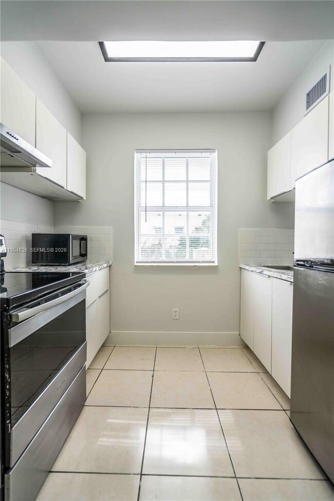 Building Photo - 920 Pennsylvania Ave