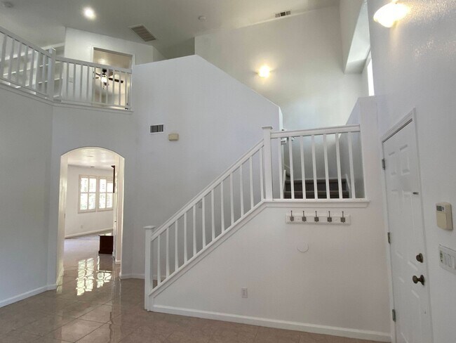 Building Photo - Two Story, Three Bedrooms, Two And A Half Bathrooms In Brookside