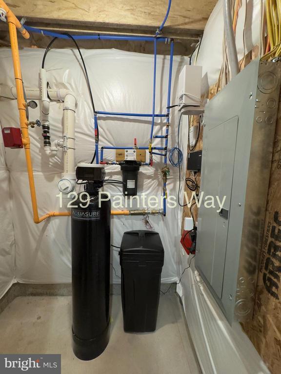 Building Photo - 129 Painters Wy