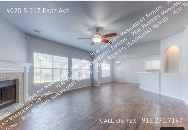 Primary Photo - Beautiful 4-Bedroom Home with Office, Cove...