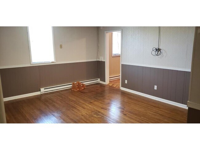 Building Photo - Claremont Block Apartments/Commercials