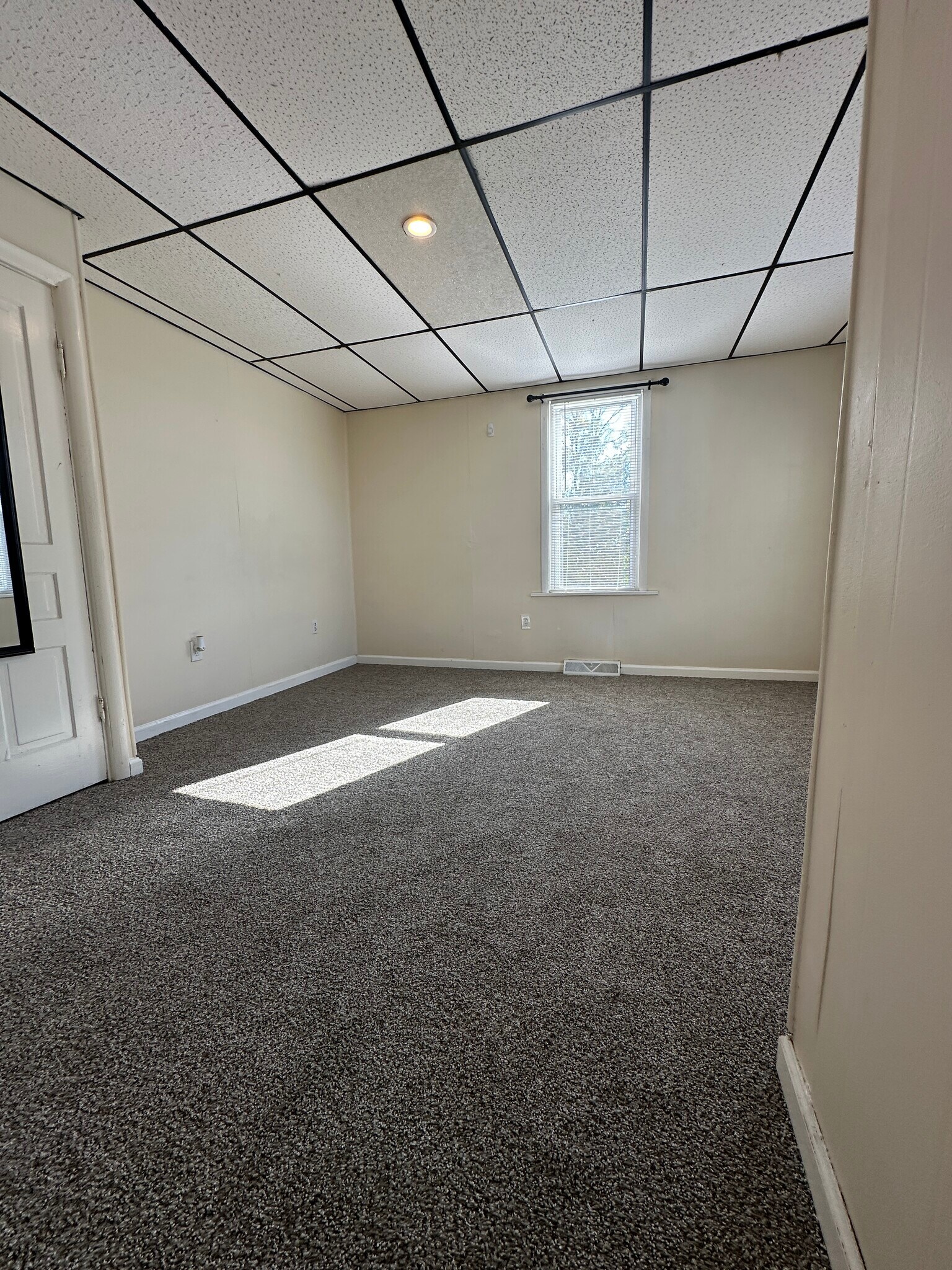 Building Photo - 134 Sherman St