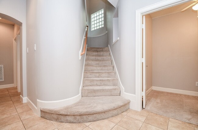 Building Photo - 3715 Main Plaza Dr