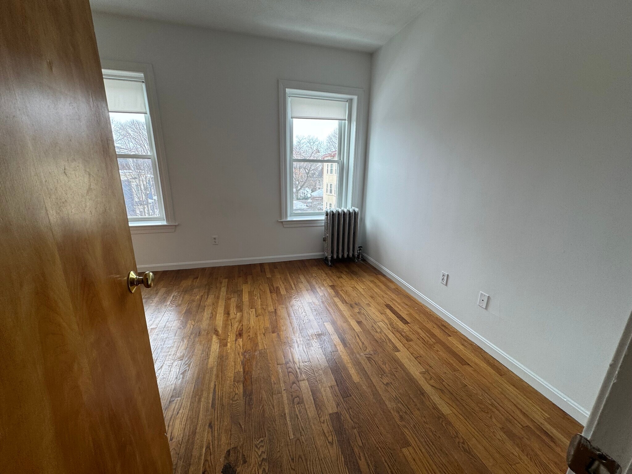 Building Photo - 146 Oxford St