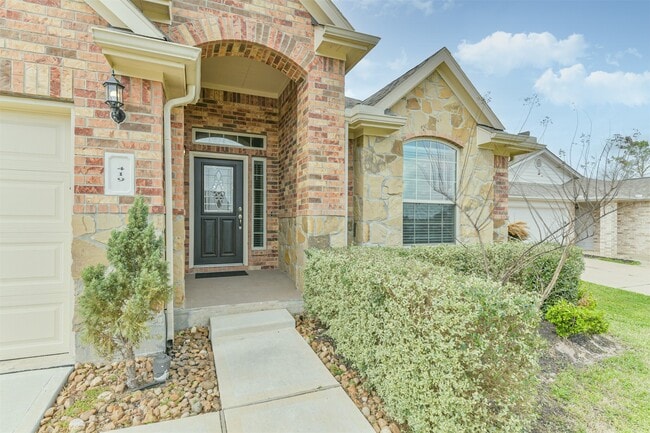 Building Photo - 419 Lazy Ln