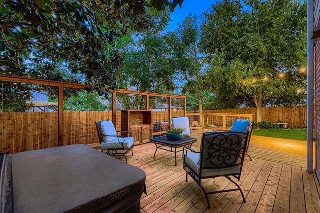 Building Photo - 312 Brentwood Dr