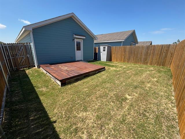 Building Photo - 206 Sunflower St