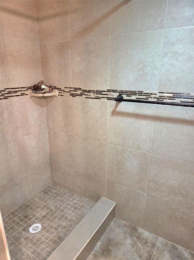 Building Photo - 1971 SE 5th Ct