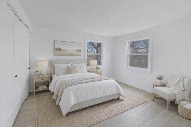 Building Photo - 1834 Jamestown Cir