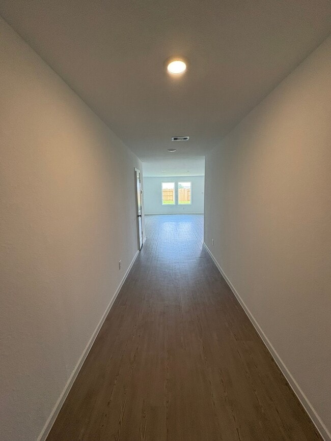 Building Photo - 16810 Great Highlands Dr
