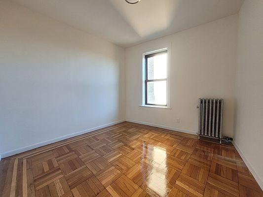 Building Photo - 3 bedroom in BRONX NY 10457