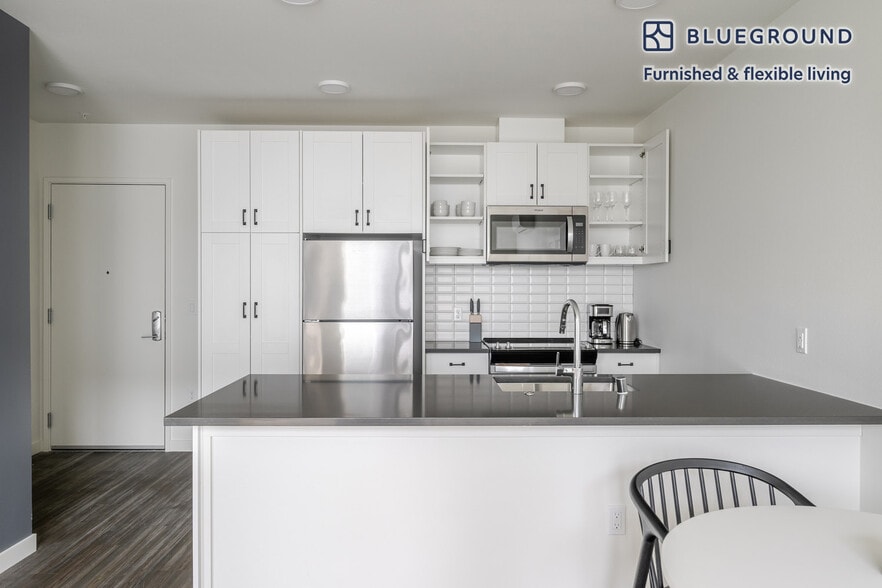 Building Photo - 1000 E Yesler Wy