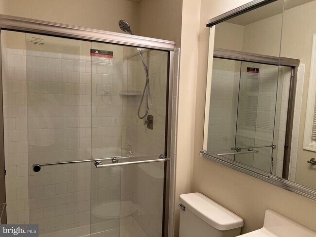 Building Photo - 6015 Bitternut Dr