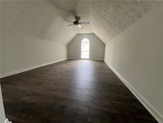 Building Photo - 540 Peachtree Parc Ct NE