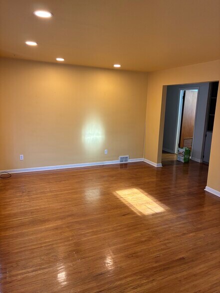 Building Photo - 28 Ramblewood Dr