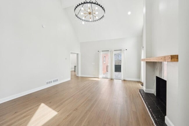 Building Photo - 1600 Spring Arbor Ct