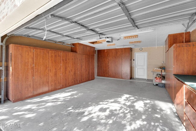 Building Photo - 2542 W Nopal Ave