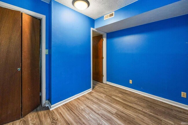 Building Photo - 4 BR Home in Bar Barry Heights