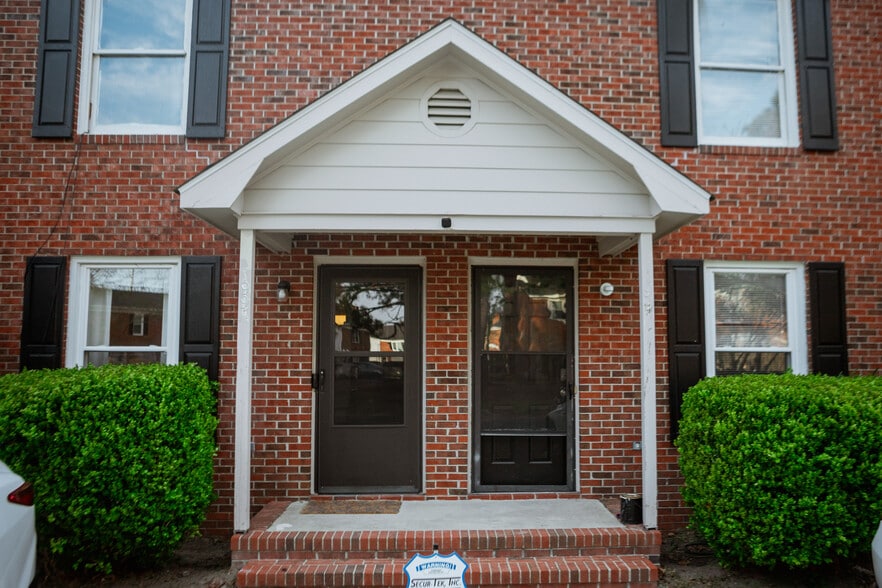 Building Photo - 199 Kristin Dr