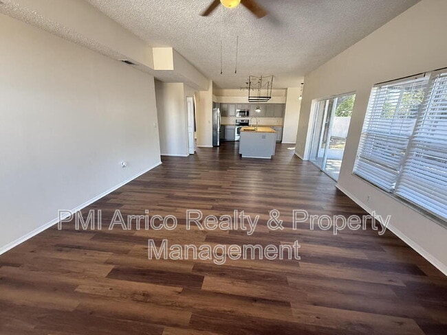 Building Photo - 12653 Longcrest Dr