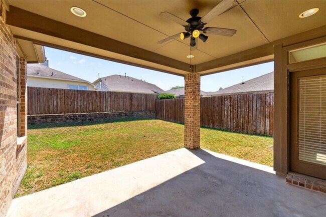 Building Photo - 417 Hackberry Dr