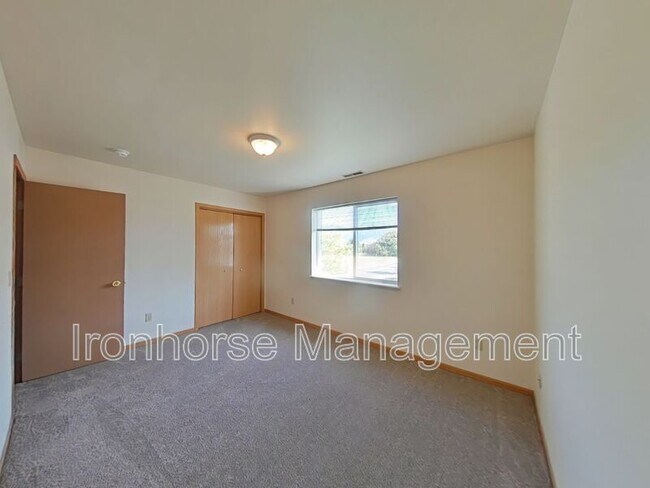 Building Photo - 2471 Wheeler Dr
